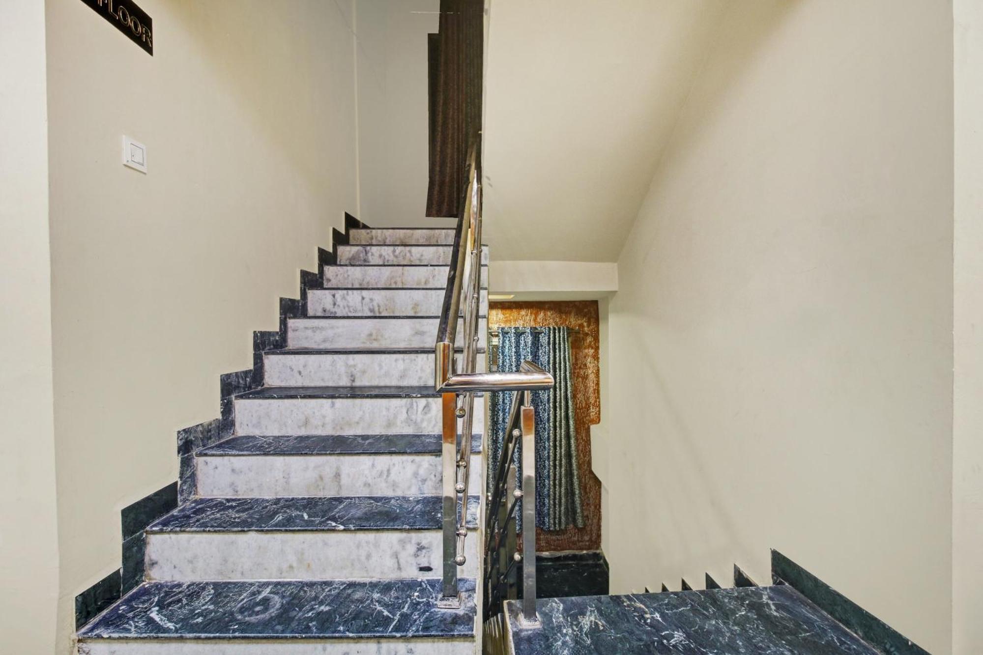 Super Collection O The Wishtler Bhopal Exterior foto